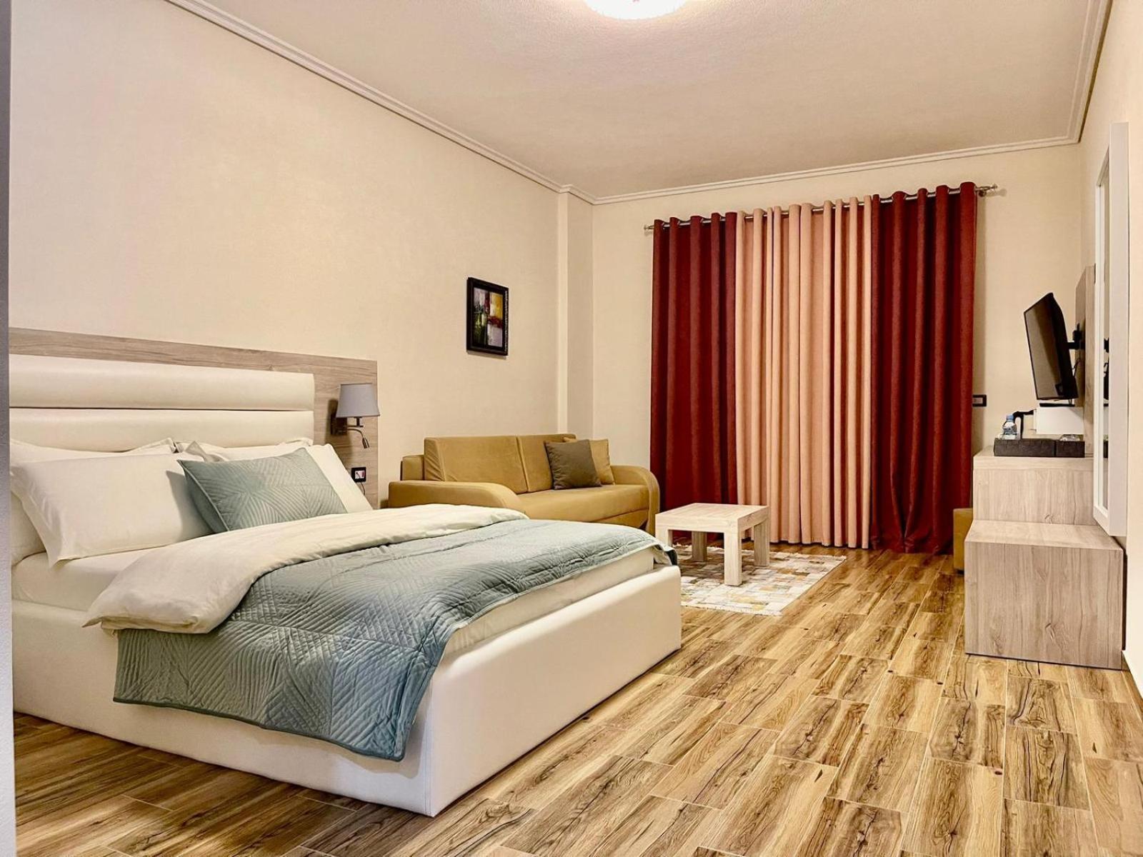Vlorë Hotel Vd Roleks מראה חיצוני תמונה